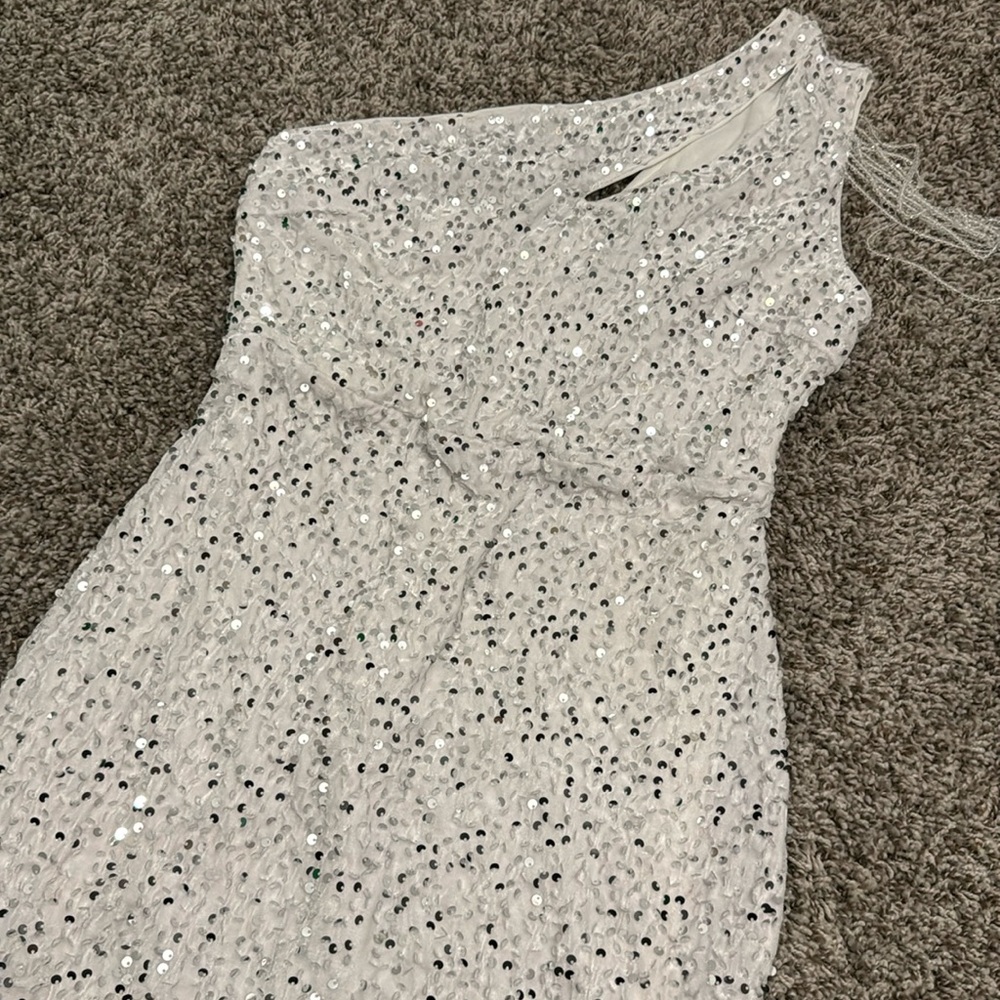 White sequence, short dress
